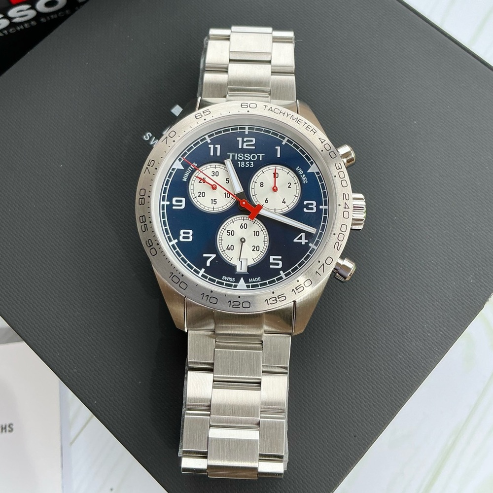 Tissot mens Chronograph Watch BIG&NICE